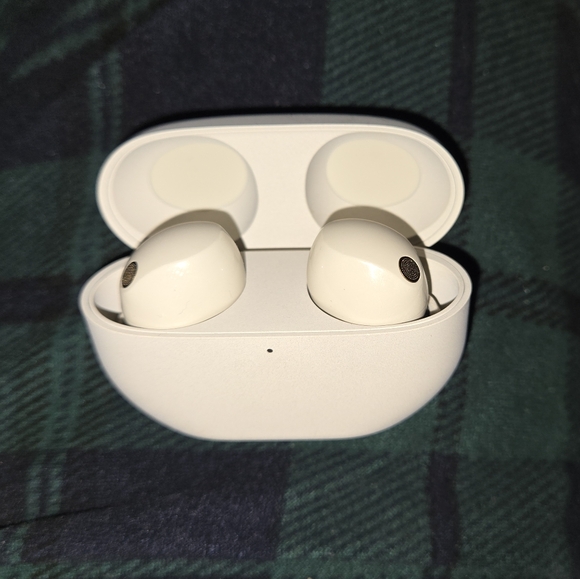 Sony XM5 Earbuds